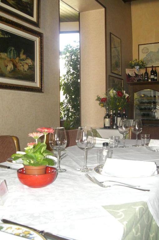Hotel Alpino Барга Екстериор снимка