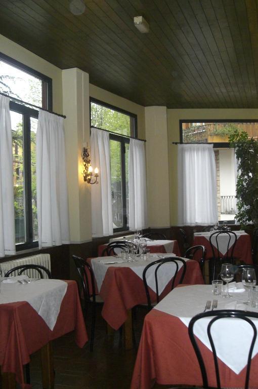 Hotel Alpino Барга Екстериор снимка